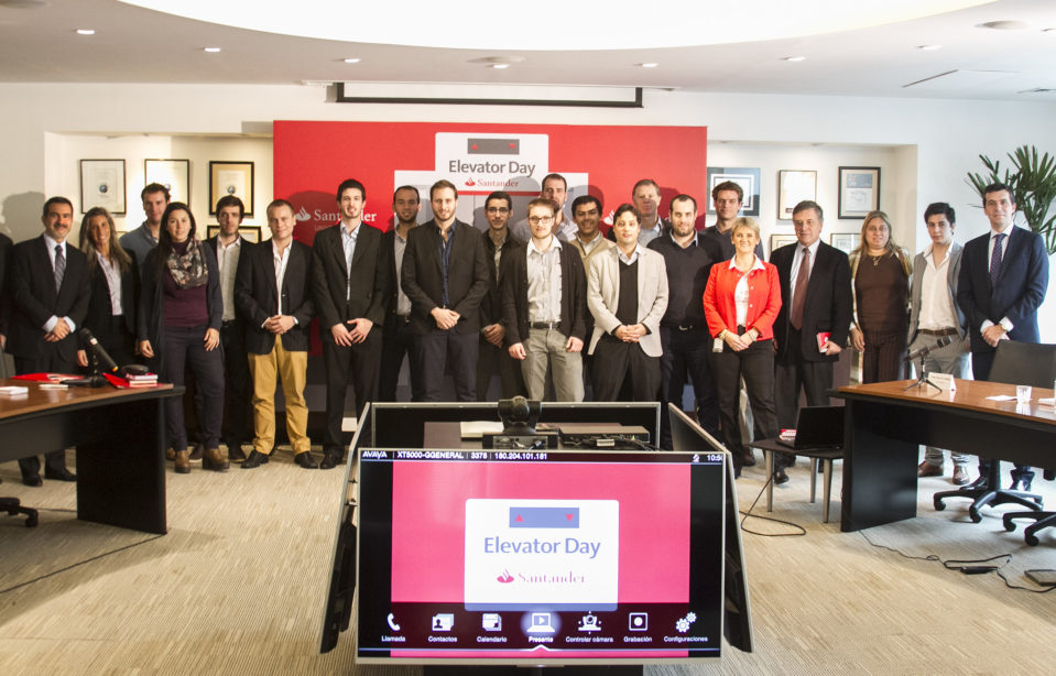 Banco Santander organizó la primera edición del Elevator Day en la que emprendedores presentaron sus ideas innovadoras
