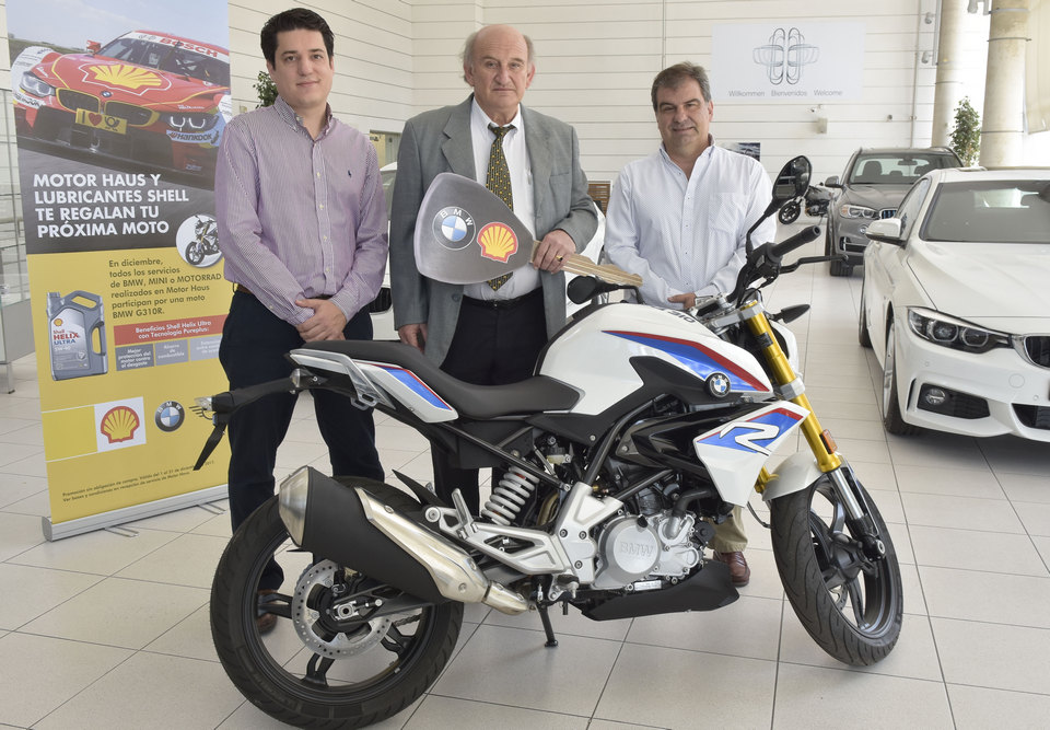 Motor Haus y Lubricantes Shell entregaron una moto BMW G310R