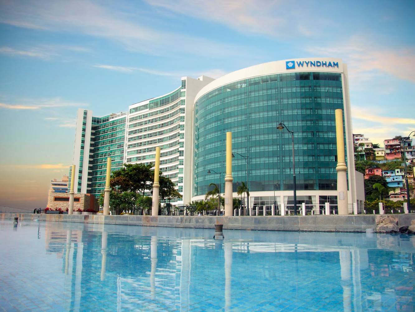La  compañía hotelera más grande del mundo celebra su relanzamiento como Wyndham Hotels & Resorts