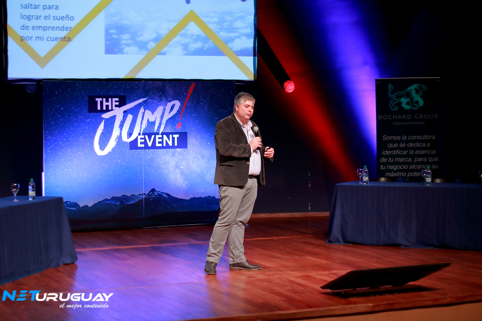 Marcel Burgos abrió como Speaker, The Jump, un evento para emprendedores…