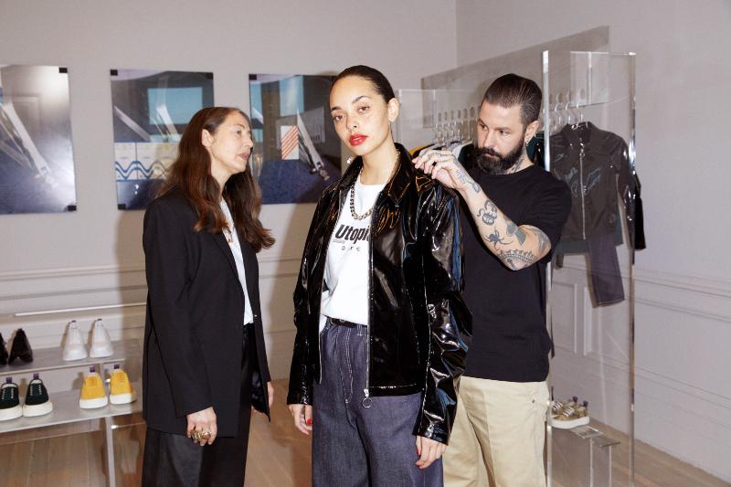 H&M y la marca de culto Eytys se unen para una colección unisex de zapatos, ropa y accesorios