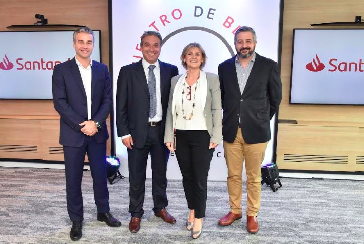 Santander celebró el primer Encuentro de Becarios Santander