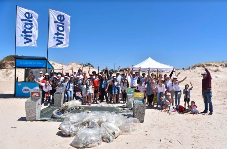 Coca-Cola Uruguay llevó adelante una jornada de limpieza de costas en la playa de San José de Carrasco