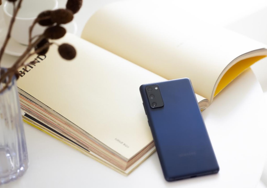 Presentamos el Samsung Galaxy S20 FE con los recursos favoritos de los fanáticos