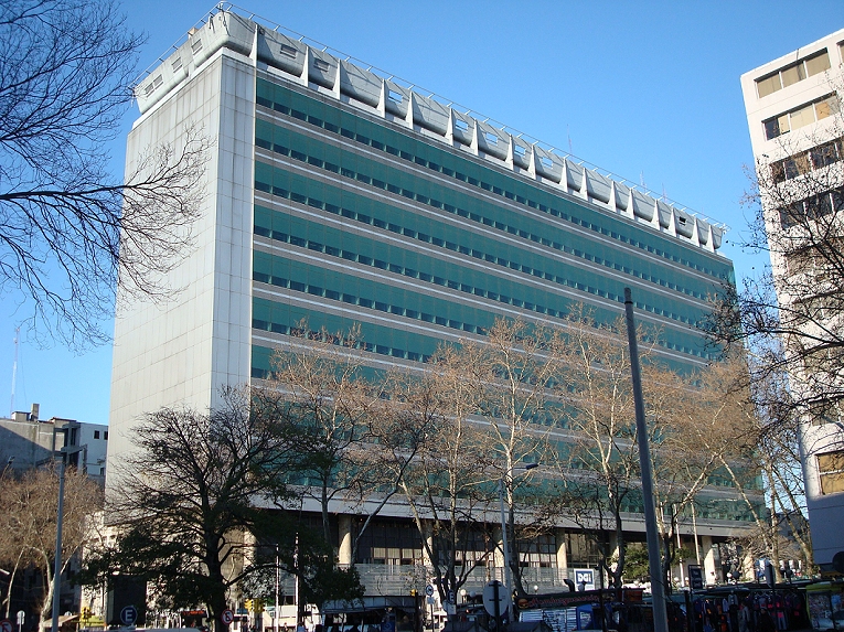 Banco Hipotecario del Uruguay dispuso la reducción del trabajo presencial en todas sus dependencias a partir del 2 de diciembre