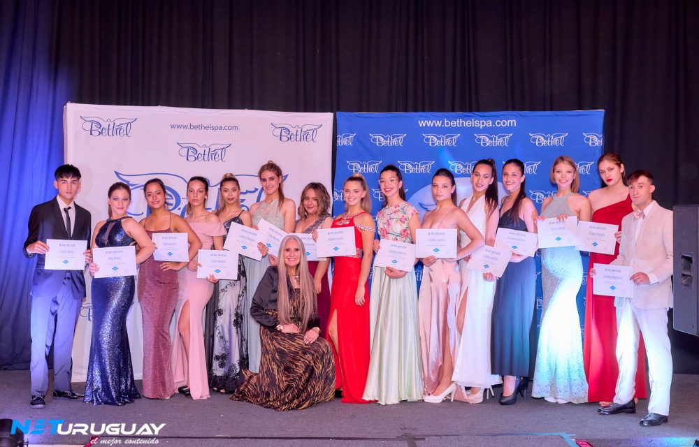 GRADUACIÓN 2021 DE LA ESCUELA DE MODELOS BETHEL EN RADISSON VICTORIA PLAZA