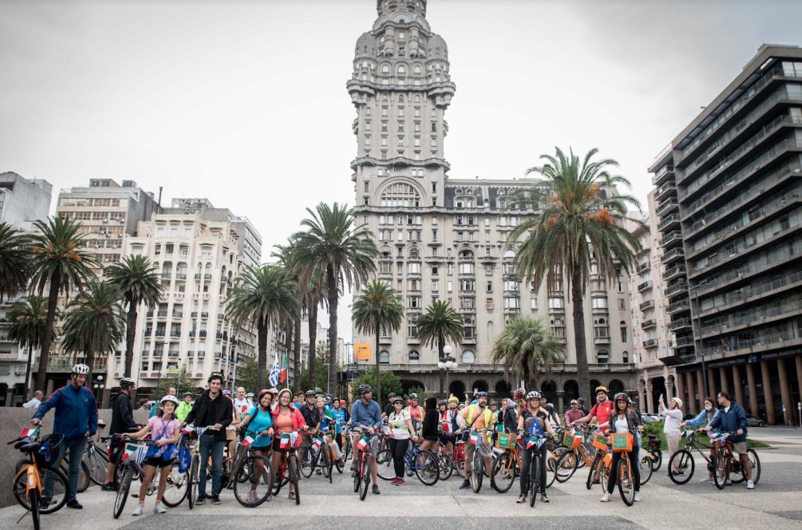 <strong>La Embajada de Italia invitó a recorrer Montevideo en bicicleta</strong>