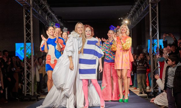 Espectacular desfile de Agatha Ruiz de la Prada y Patricia Profumo en la Plaza de Toros de Colonia