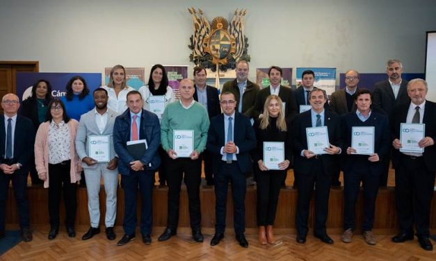 <strong>CON LA INCLUSIÓN EN SU AGENDA, 15 CEO DE URUGUAY FIRMARON COMPROMISO PÚBLICO</strong><strong></strong>