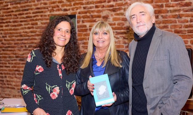 Silvia Norbis presentó su libro «Corazón de Lana» en el Centro Cultural Dante Alighieri de Uruguay