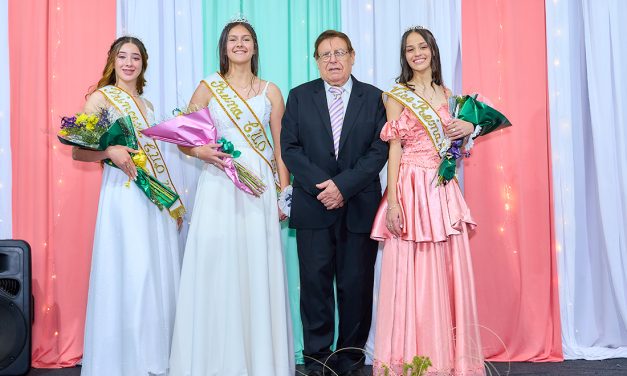 Cándida Silveira es la nueva soberana del Centro Unión Obrero de Melo