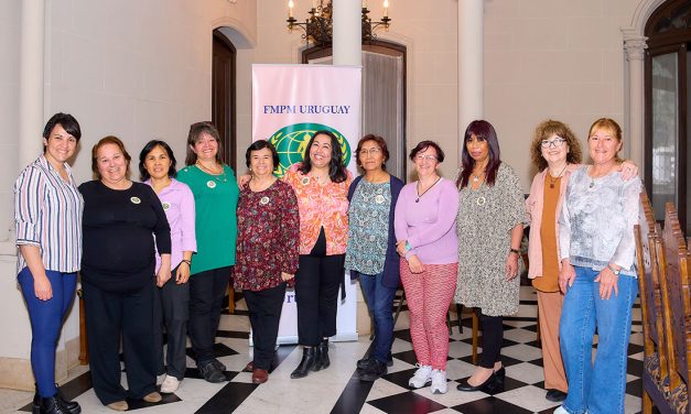La Federación de Mujeres para la Paz Mundial organizó el tradicional Té Bingo