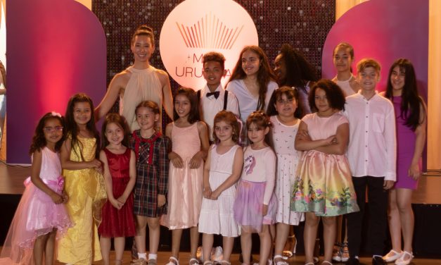 DESFILE DE GRADUACIÓN DE INSTITUTO DE MODELOS MISS URUGUAY PARA NIÑOS