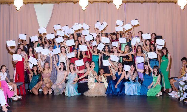 ESPECTACULAR GALA DE GRADUACIÓN DEL INSTITUO DE MODELOS MISS URUGUAY CON MÁS DE 60 ALUMNOS DE LA GENERACIÓN 2023 EN PASARELA