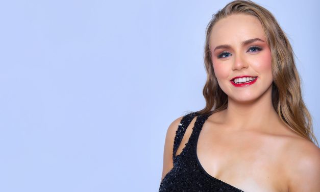 YÉSICA BITTENCOURT, actual Reina de la Juventud en Melo, nos dijo que «a través de la obtención del título pude ver la victoria de mis esfuerzos y aprendizajes durante el año»