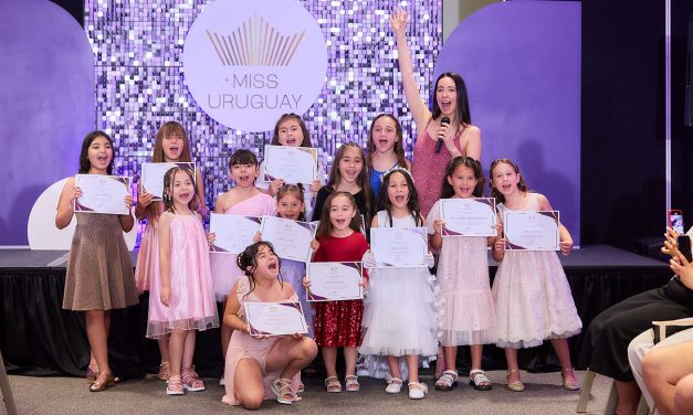 Desfile de Graduación del Curso de Modelos Infantil en Miss Uruguay