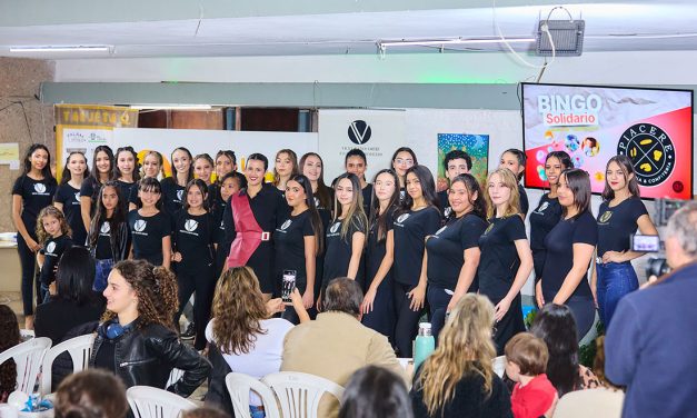 Primer desfile de la generación 2025 de Vicky Ramos Ortiz Academia