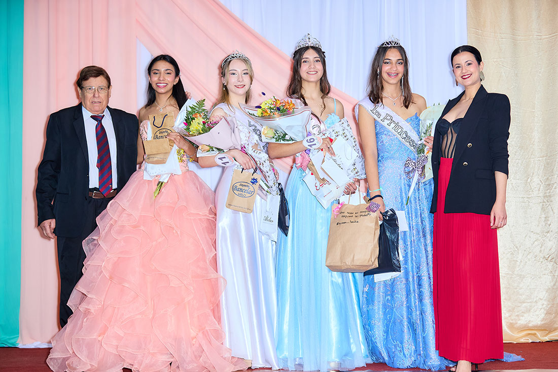 Sofía Vaz coronada Reina en el tradicional Baile de Presentación del Centro Unión Obrero de Melo