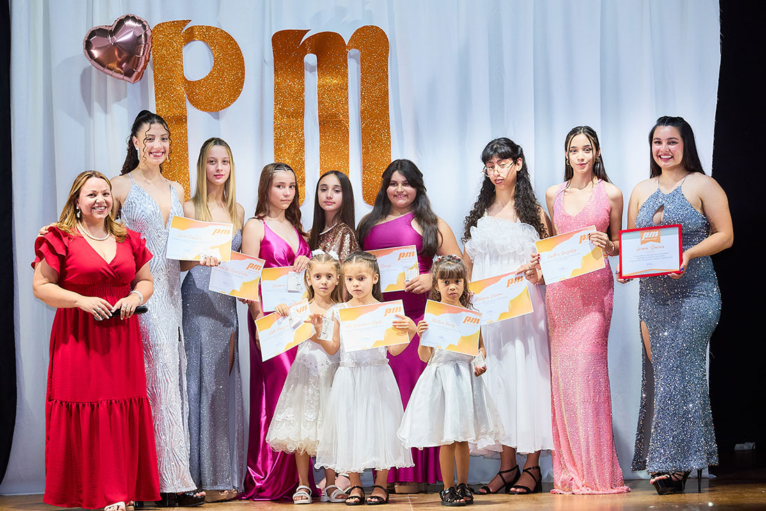 Cierre de curso de la Academia PM Paso de los Toros en el Teatro Sara de Ibáñez