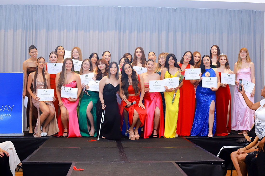 Primera graduación oficial de la Escuela de Imagen y Modelaje de Carla Romero
