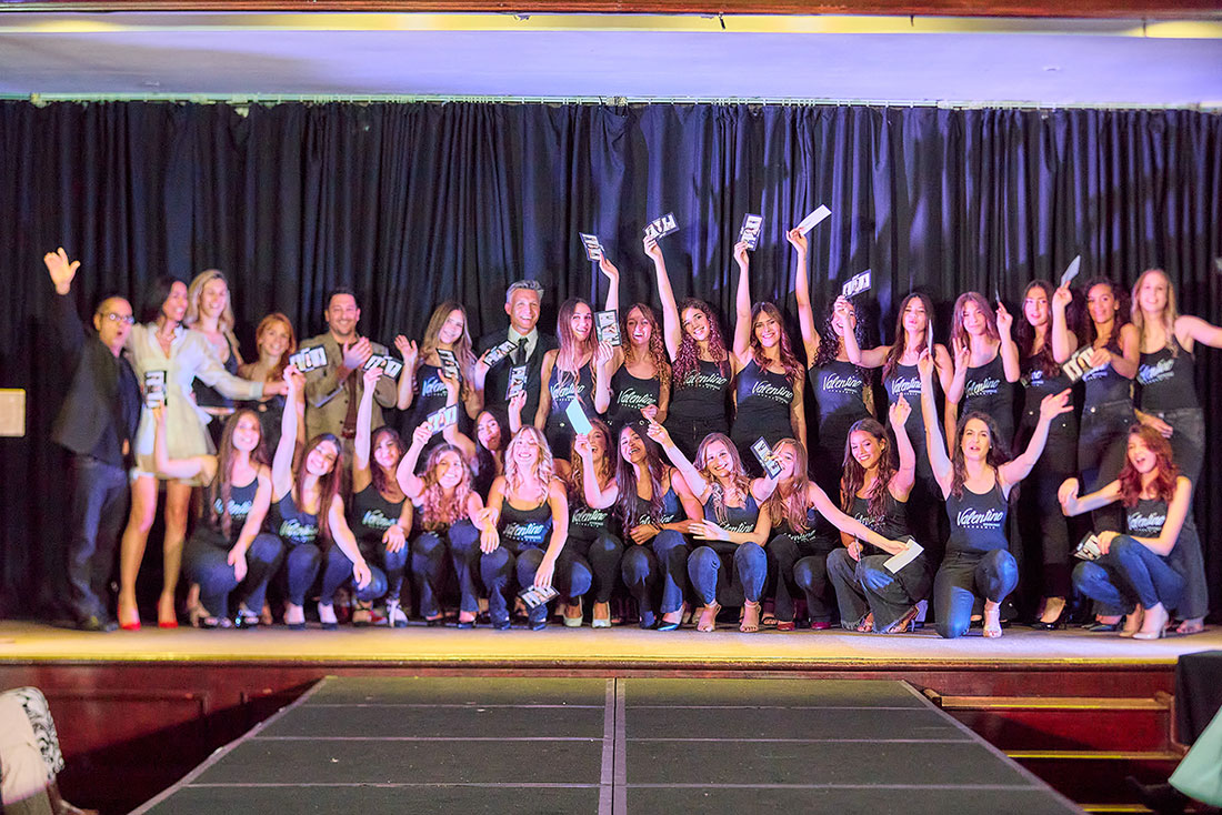 Valentino Bookings Academia celebró la graduación 2025 en el Radisson Victoria Plaza