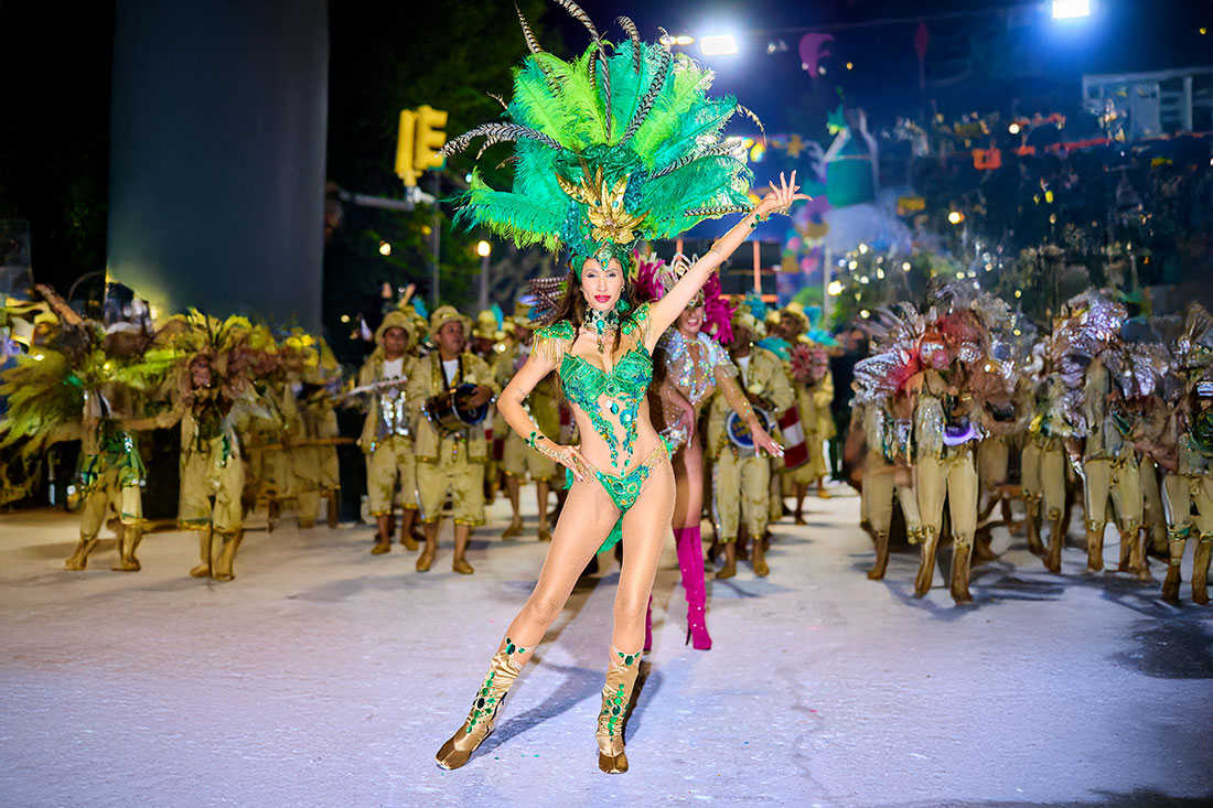 Con Giannina Silva presente, Melo explotó de alegría en el arranque del Carnaval