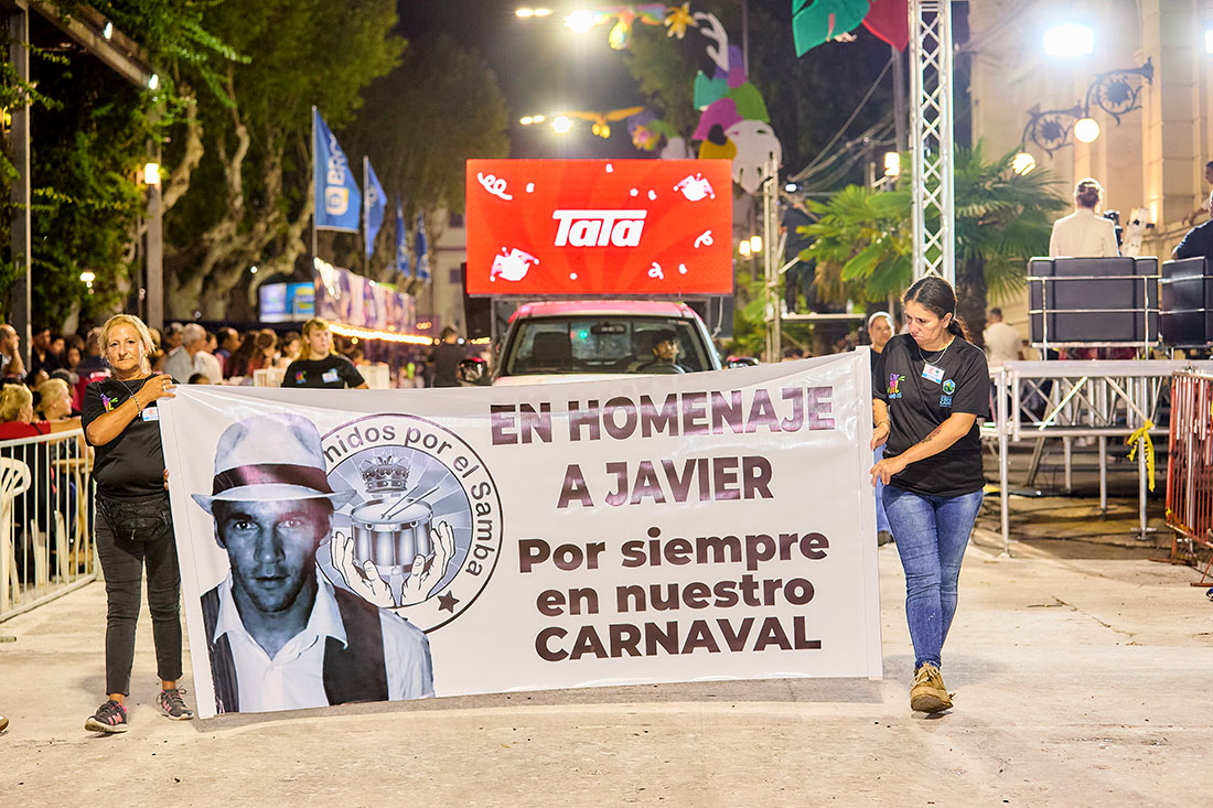 Melo vibró en el segundo día de desfile y rindió un emotivo homenaje a un referente del carnaval
