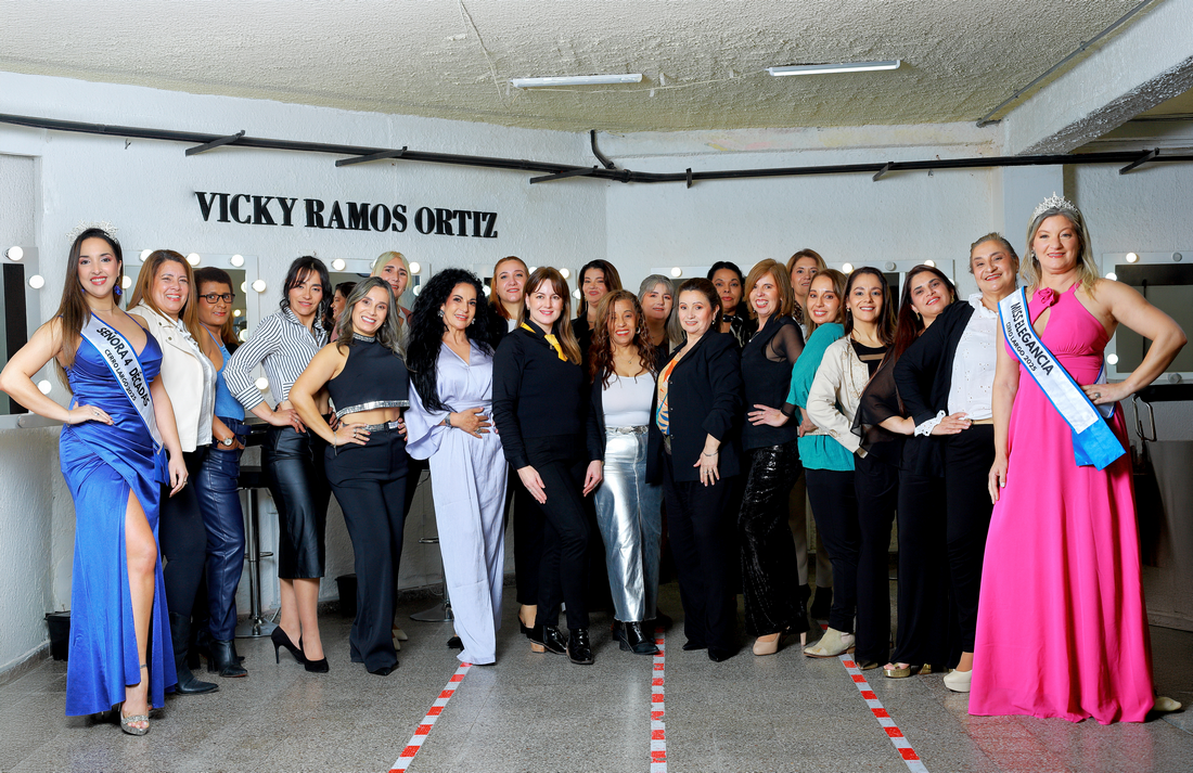 Les presentamos oficialmente a las 18 finalistas de Señora de las 4 Décadas y Miss 50+ Cerro Largo”.